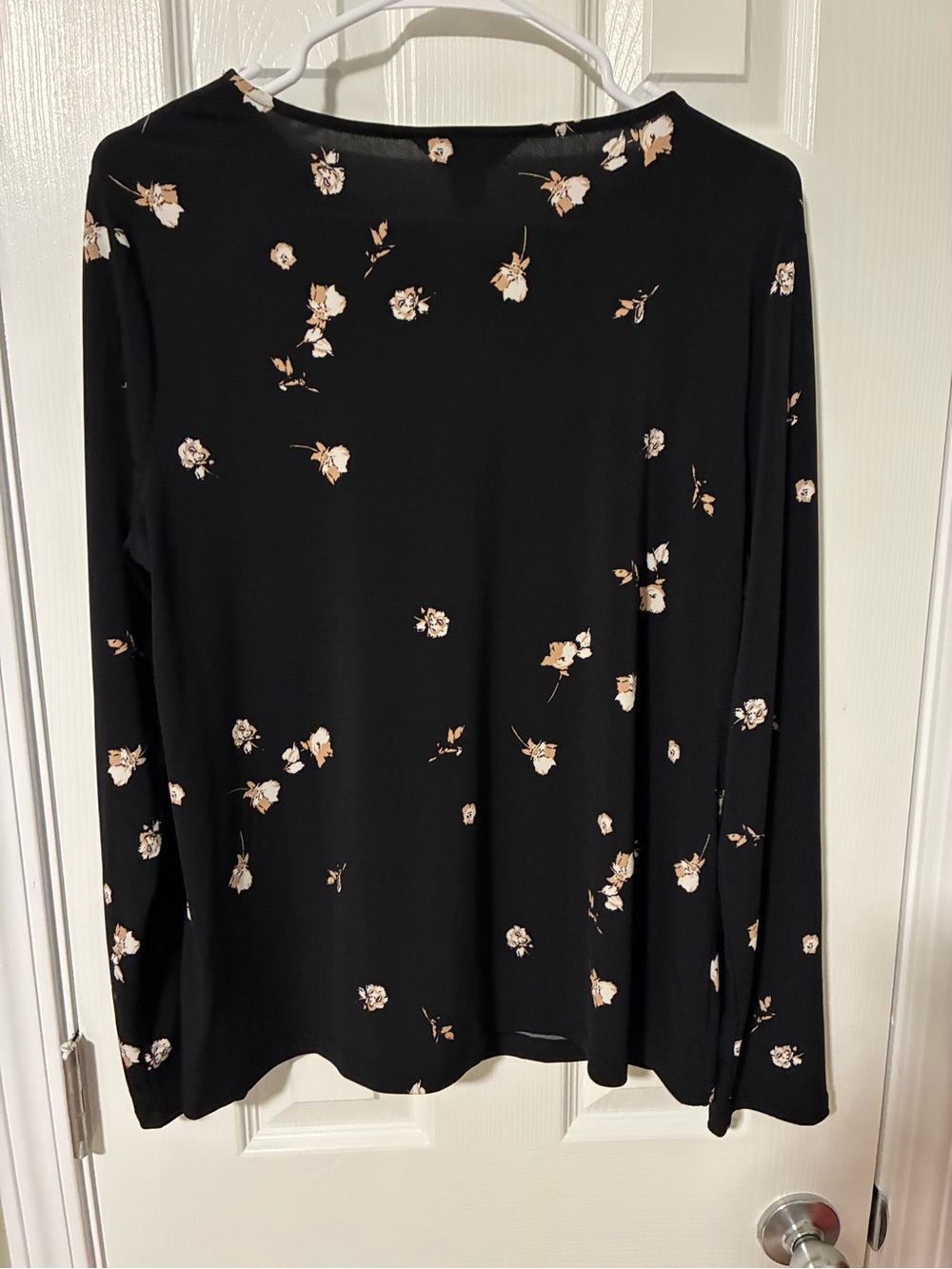 Liz Claiborne Black Floral Long-Sleeve Blouse with Keyhole - Picture 5 of 5